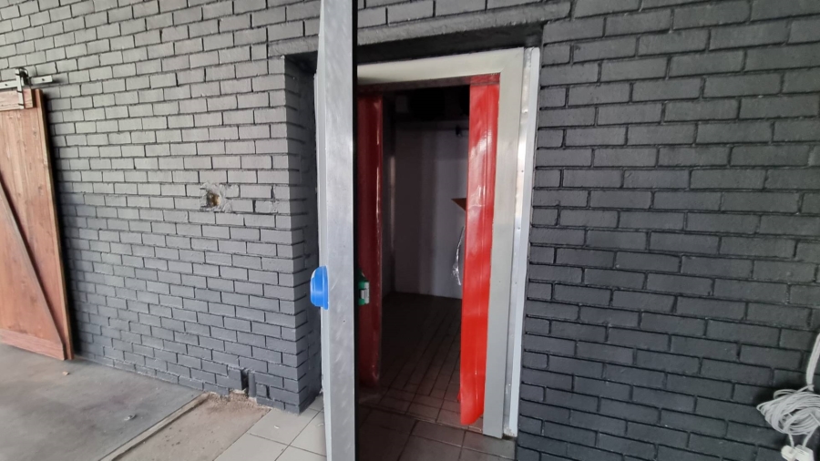 To Let Commercial Property for Rent in Woodstock Western Cape